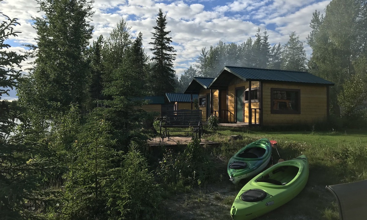 Ridgeway Cabin | Kenai River Kayak and Cabin #3 30 feet from the riverbank