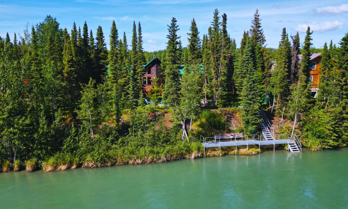 Sterling House | Kenai Riverfront Cabin! Fish, Explore, & Relax!