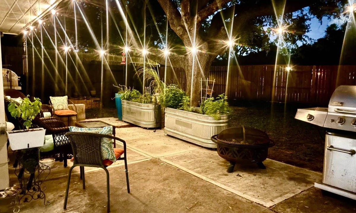 South Side House | King-bed Beach Fishing Boat Pkg Work-Trip Tub Couples Central Private Quiet