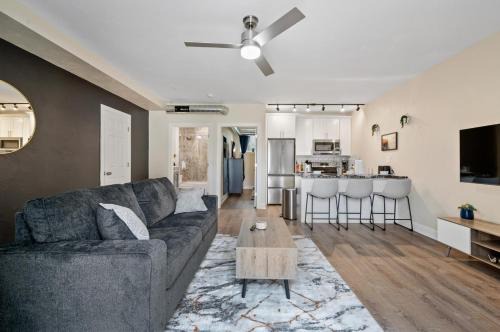 East Liberty Apartment | King Bed Suite With Free Parking, Step Free Access