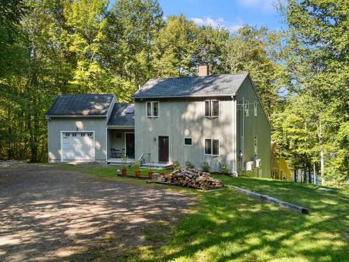 Jefferson House | Kinney Cabin: 5-Bedroom Lakefront Home