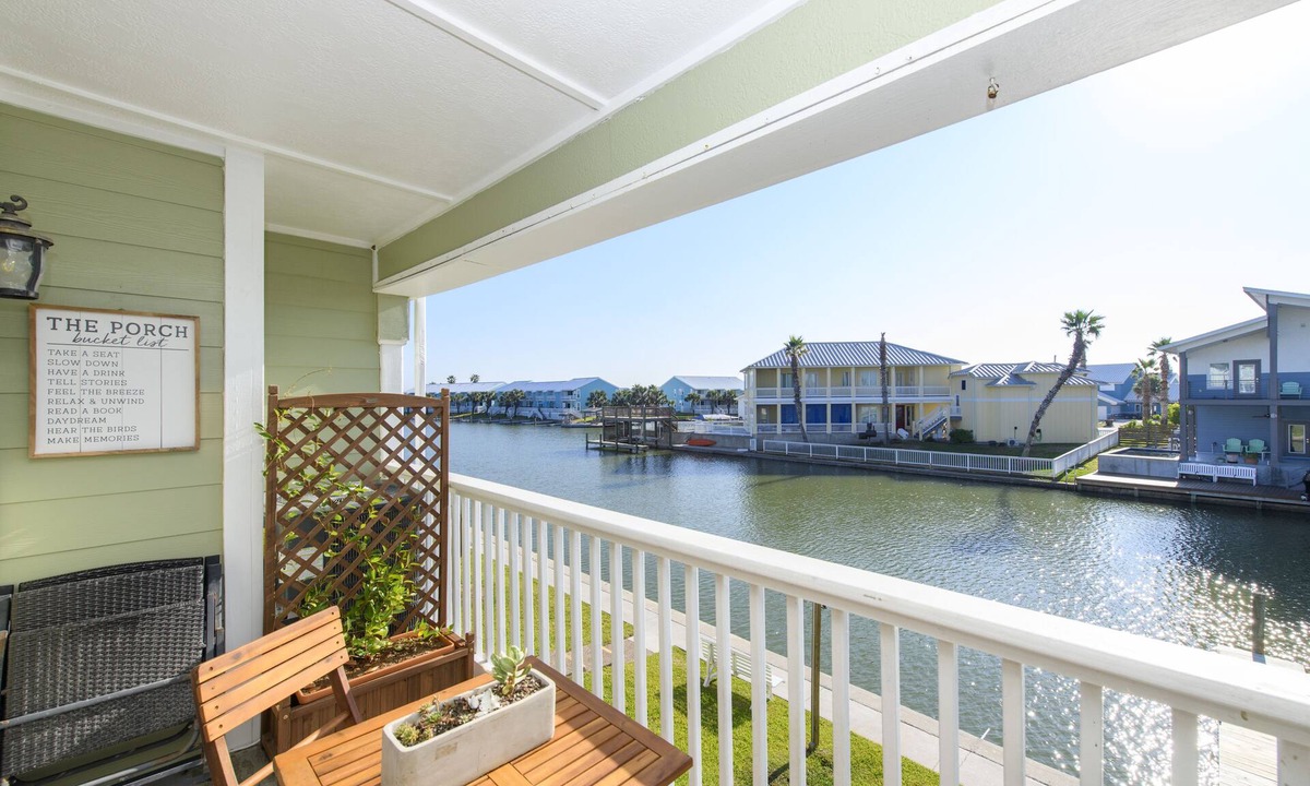 Rockport Condo | Kontiki Beach Bungalow | Rockport Texas
