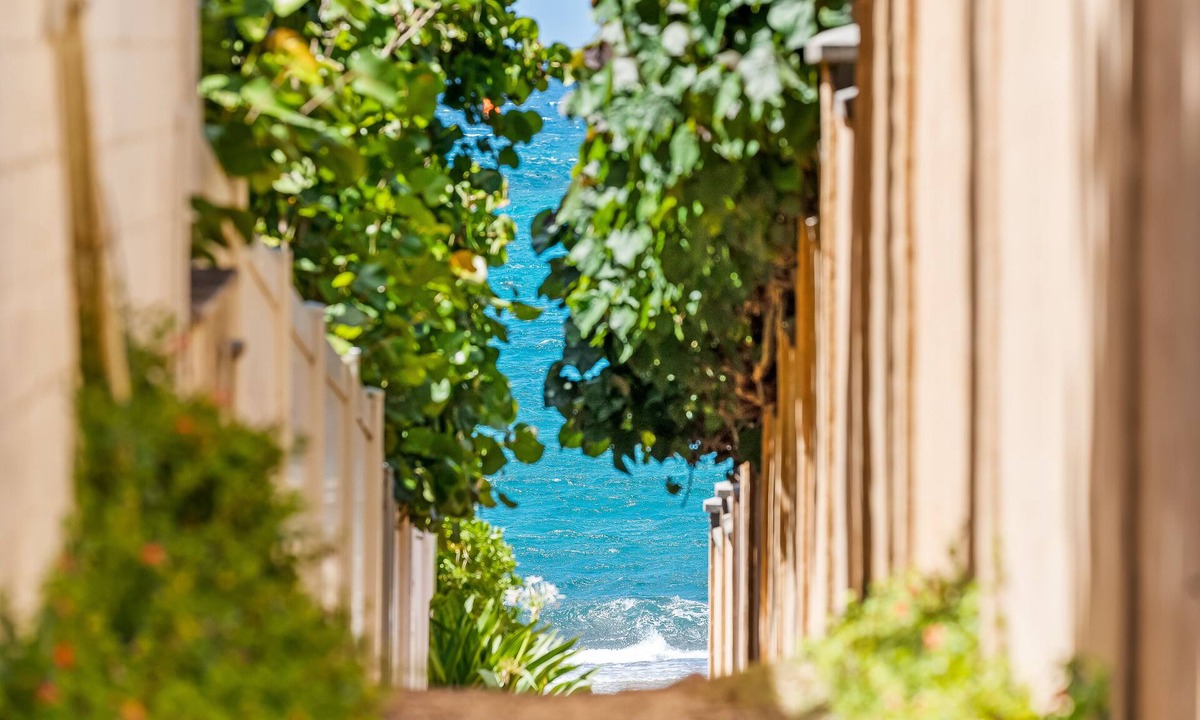Kuau Apartment | Kuau Hale Makai- North Shore Maui - Steps to the beach!