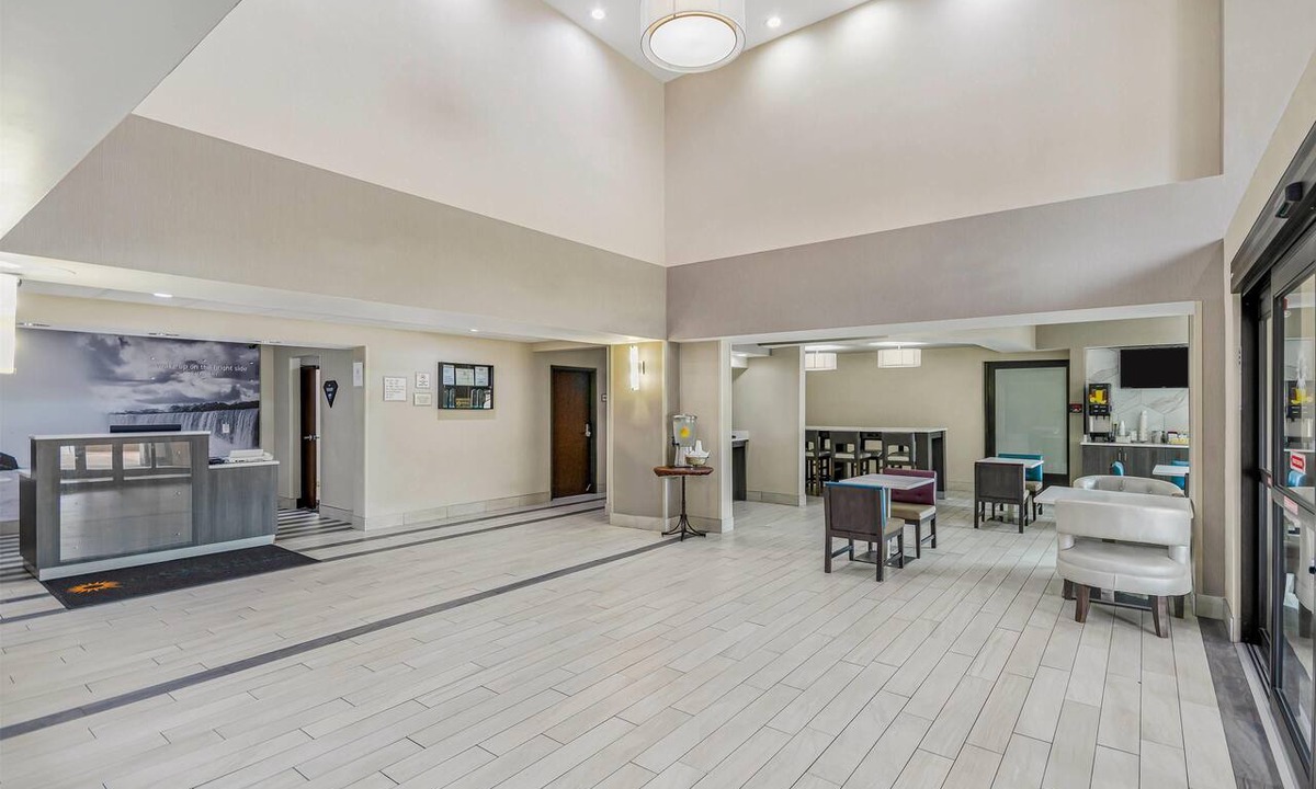 Batavia Hotel | La Quinta Inn & Suites by Wyndham Batavia