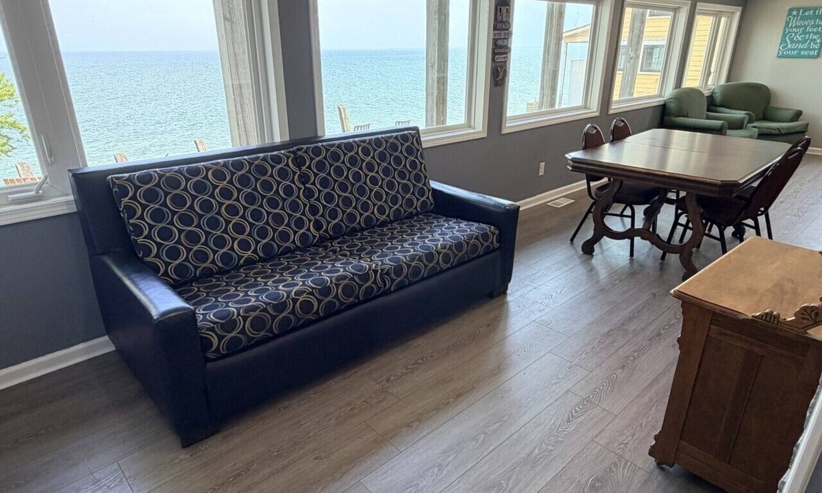 Geneva-on-the-Lake House | Lake Access Retreat Pet Friendly Fire Pit