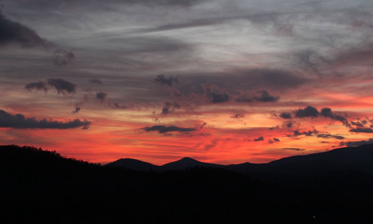 Clayton Cabin | Lake Burton & Mountain View Cabin, Sleeps 8, 3BR/3BA — Clayton GA