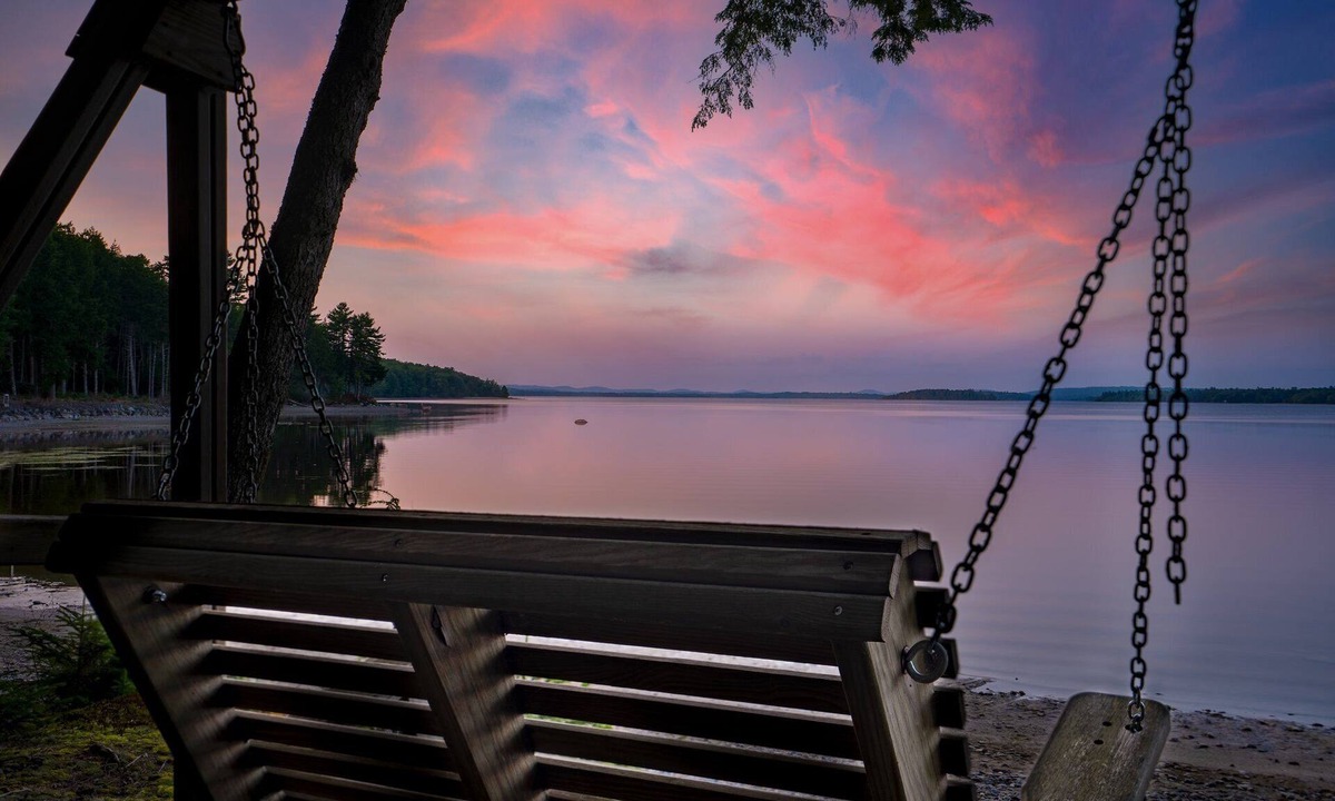 Ellsworth Cabin | Lake front, hot tub, kayak, paddle board, Dogs, Mount Desert Island, Bar Harbor!