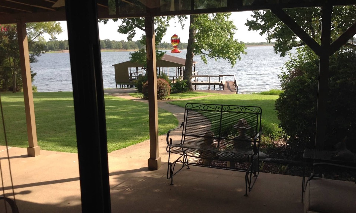 Mineola House | Lake Holbrook waterfront getaway!