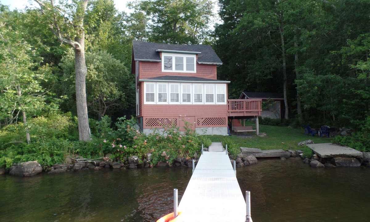 Richmond Cabin | Lake Living for 6 at Spring Cove