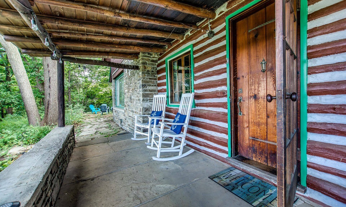Town of Reading House | Lake n`Logs cabin near Watkins Glen