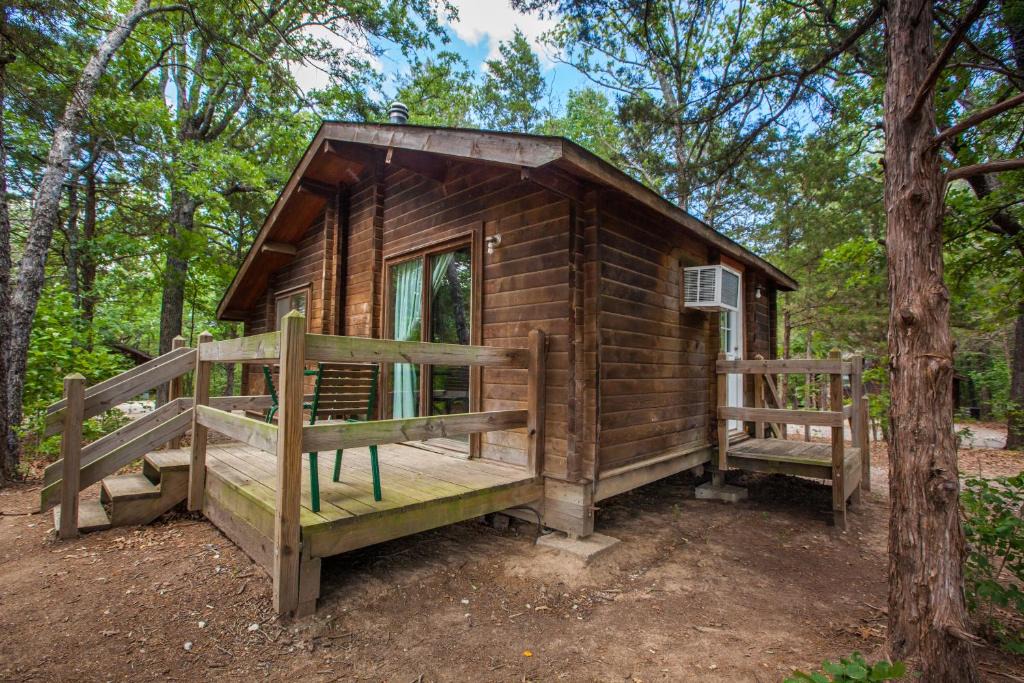 Gordonville Resort | Lake Texoma Camping Resort Cabin 2
