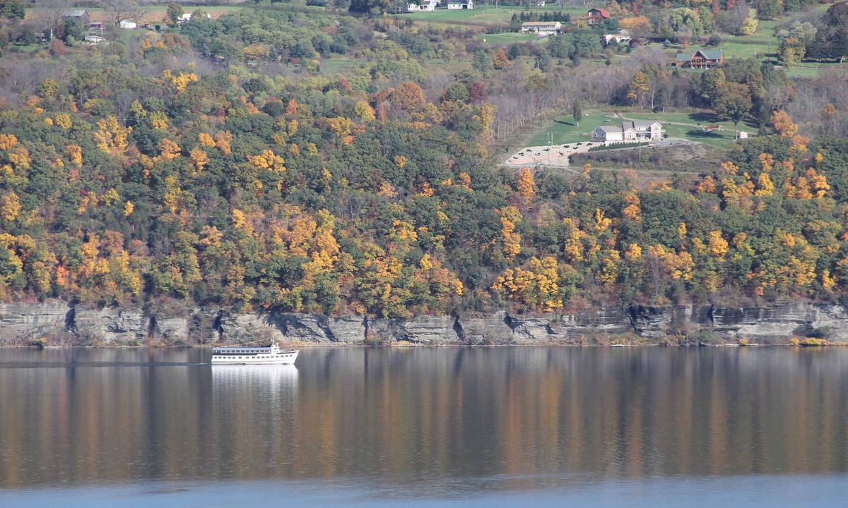 Town of Reading House | Lake view home on a bluff overlooking Seneca Lake