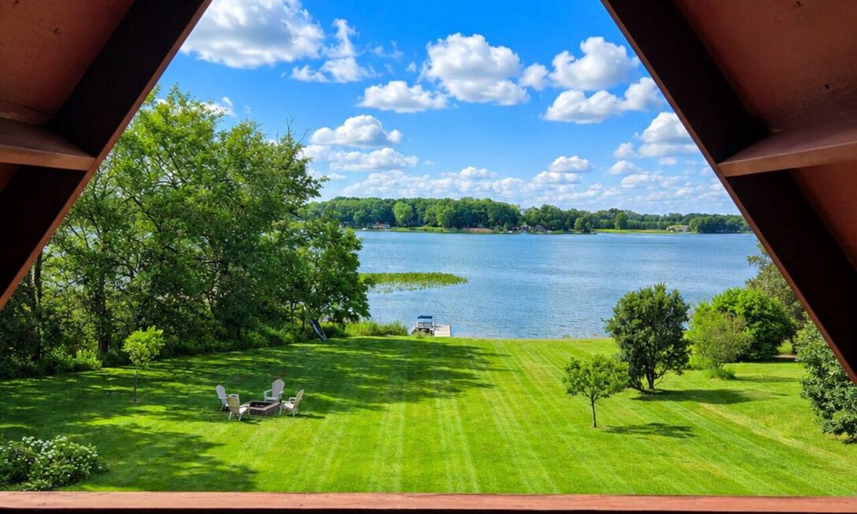 East Leroy House | Lakefront A-Frame with Kayaks, Firepit & Theater Movie Room