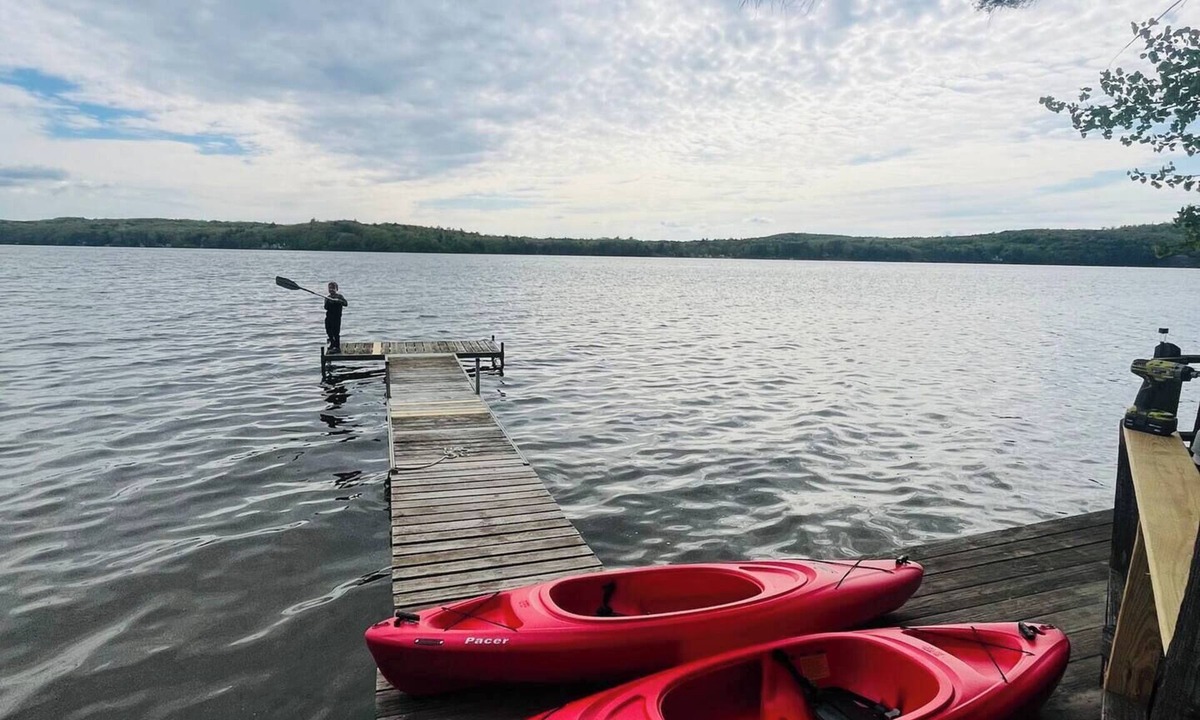 Wales House | Lakefront Log Cabin Getaway on Sabattus Pond - Dog Friendly!