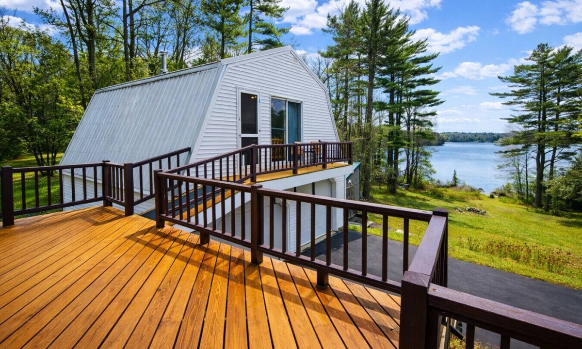 Monson Apartment | Lakeshore Retreat *Waterfront*Pet Friendly*ATV Access