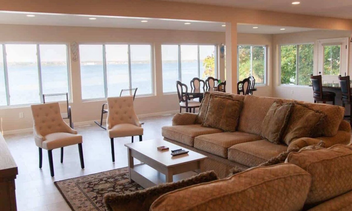 Geneva House | Lakeside Retreat w/Dock, Fire Pit & Boat Rental