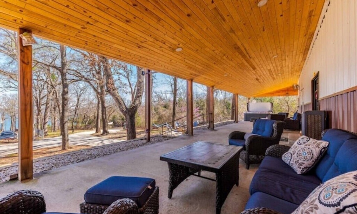 Pottsboro House | Lakeview Group Getaway Sleeps 18