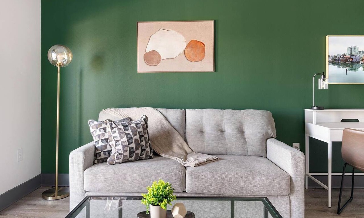 Terrell Apartment | Landing | Amazing 1BD, Gym