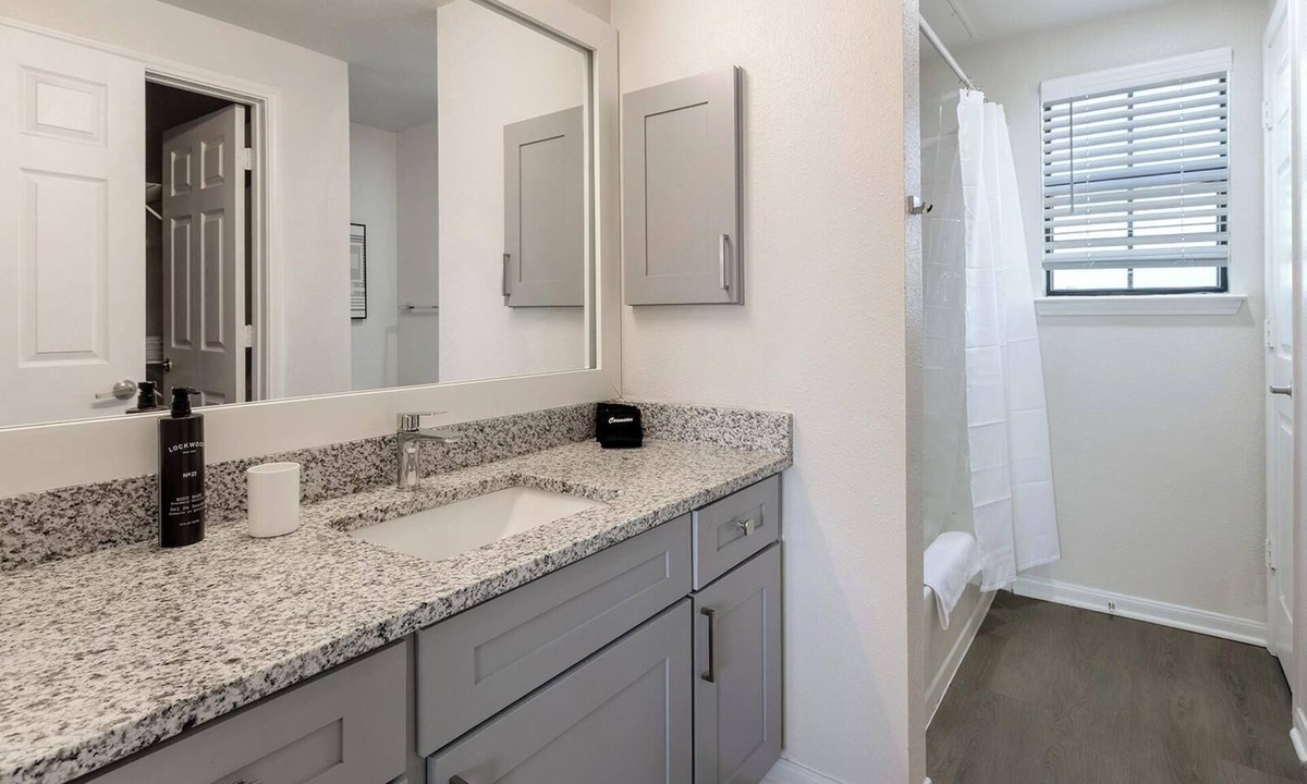 Garland Apartment | Landing | Amazing 2BD, Gym