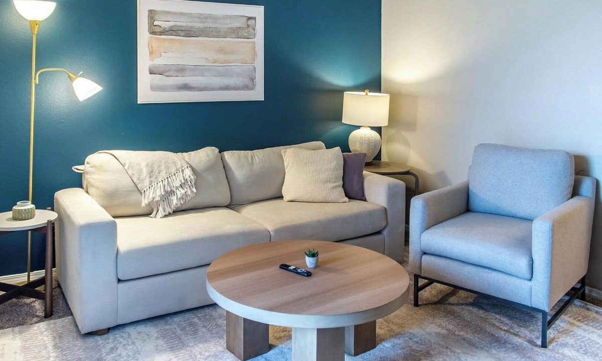 South Tulsa Apartment | Landing | Beautiful 1BD, Gym, Clubhouse