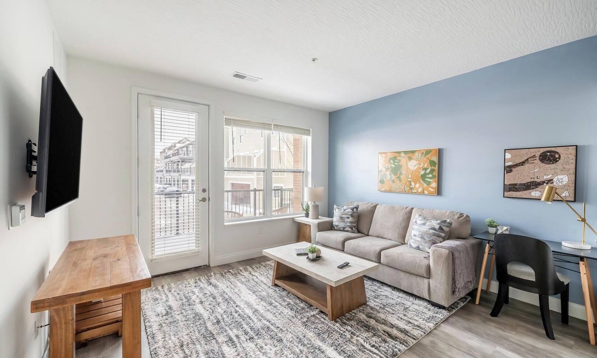 Downtown Columbus Apartment | Landing | Chic 1BD, Gym