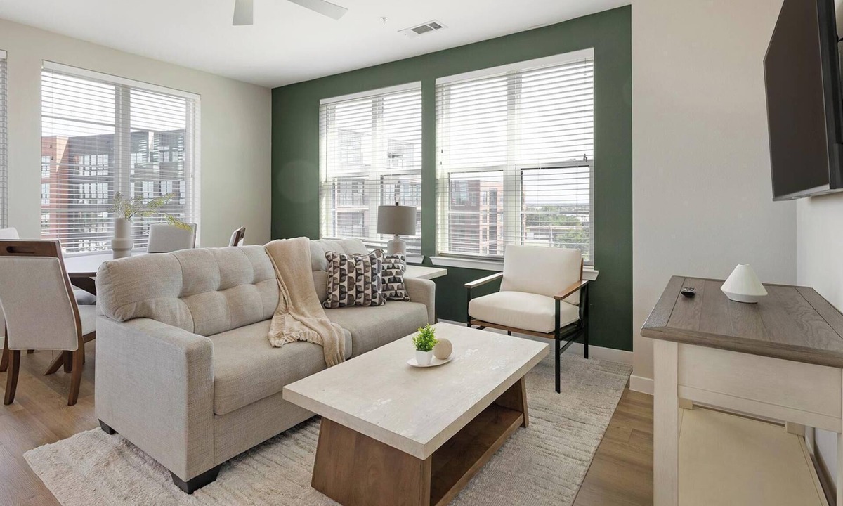 Deep Ellum Apartment | Landing | Chic 2BD, Rooftop Lounge, Pool
