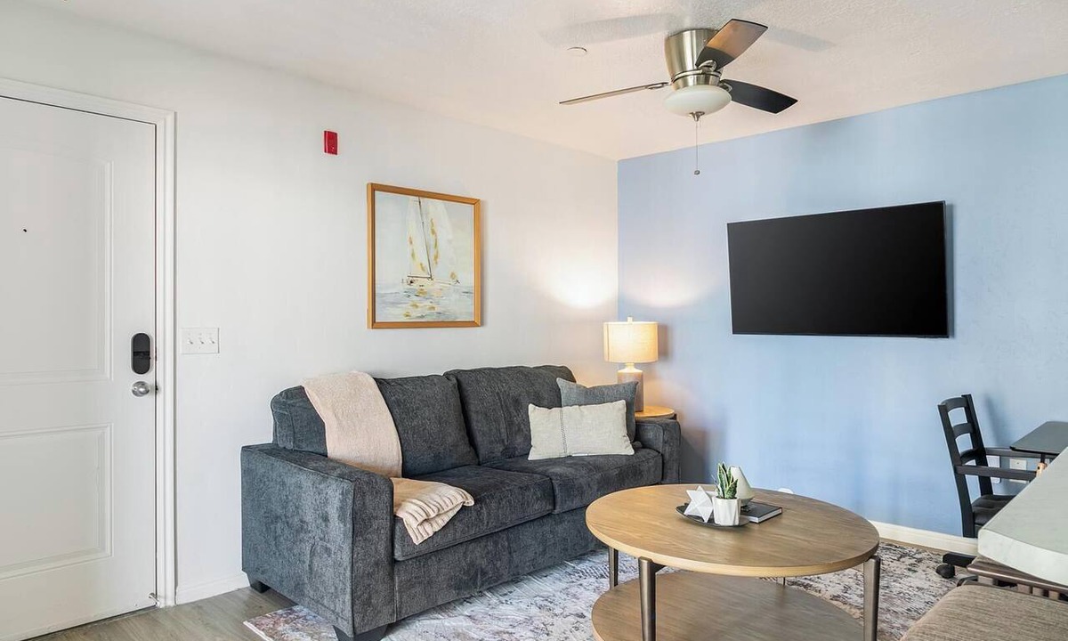 Herriman Apartment | Landing | Modern 2BD, Gym, Clubhouse
