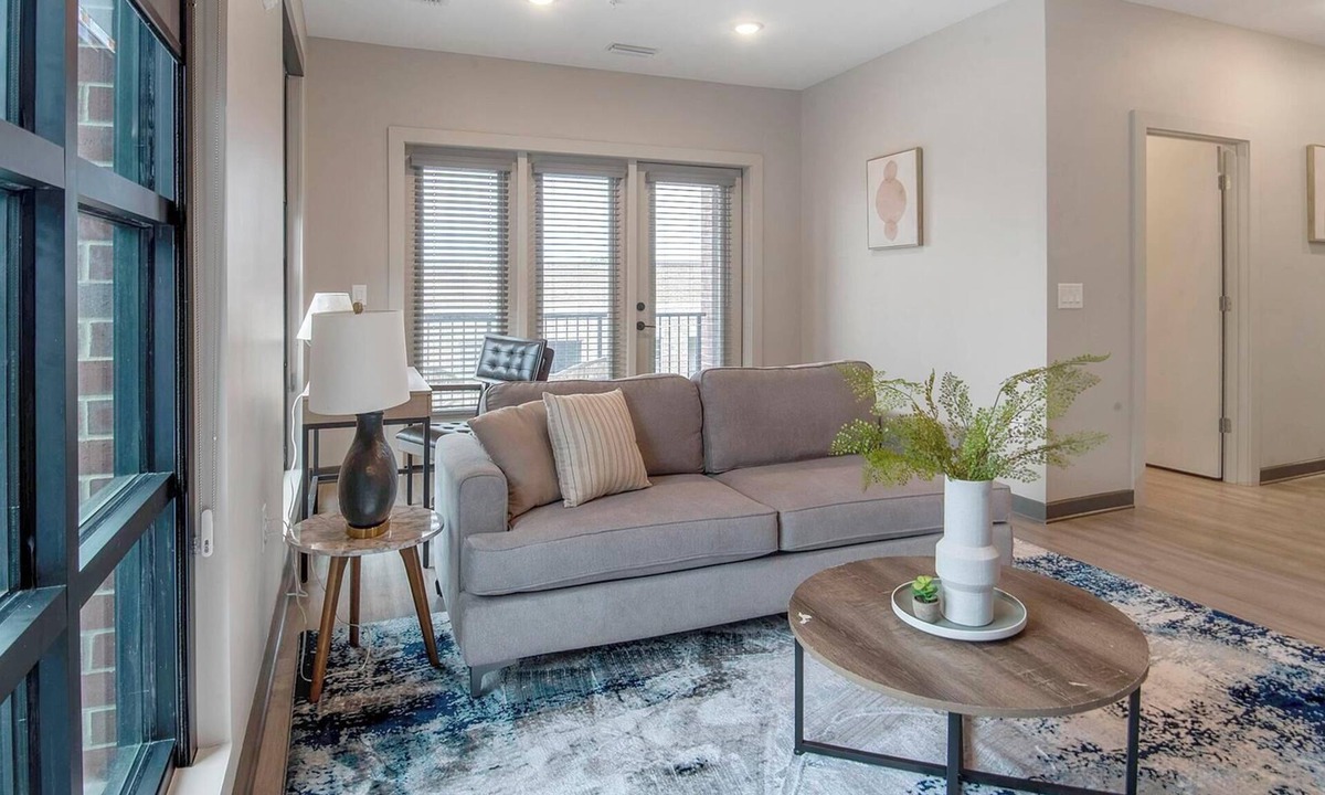 Pinch District Apartment | Landing | Spectacular 1BD, Yoga Studio