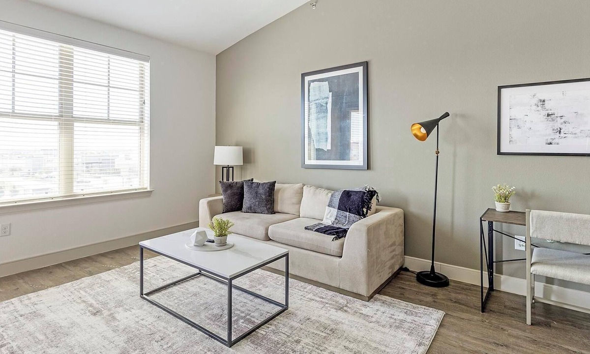 Denton Apartment | Landing | Stylish 1BD, Courtyard, Clubhouse