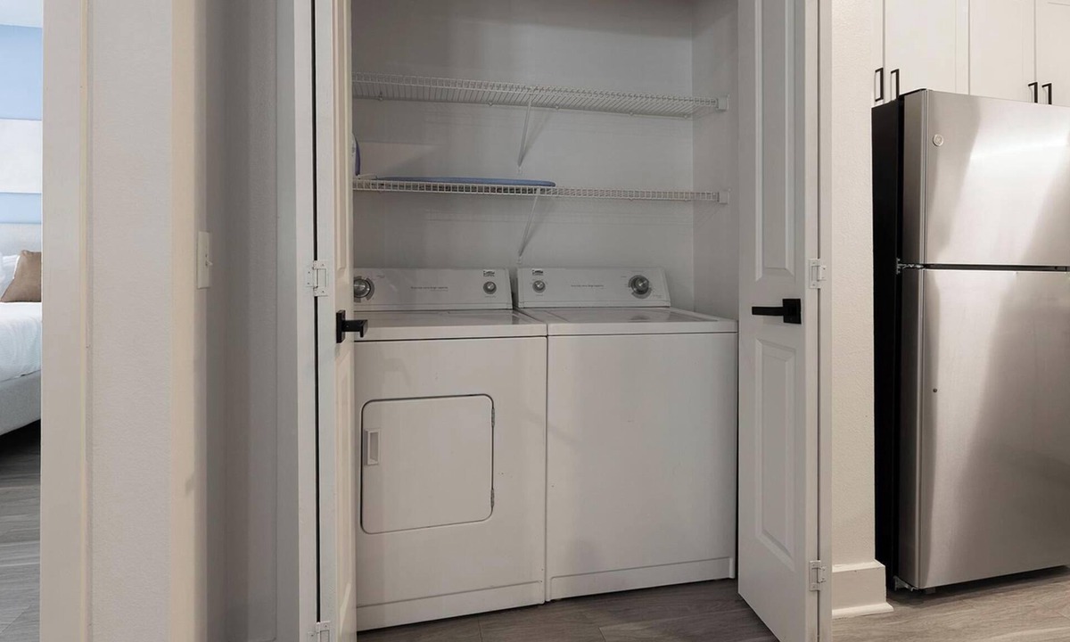 Dallas Design District Apartment | Landing | Stylish 2BD, Clubhouse, Gym