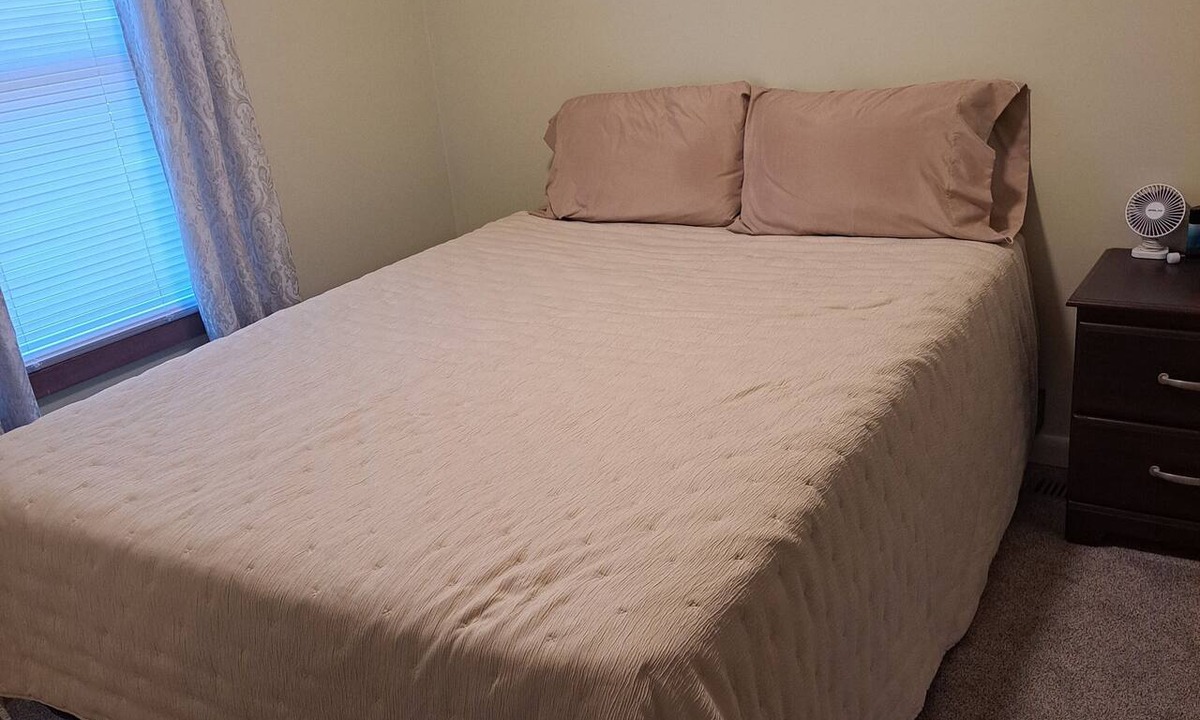 Hunt House | Large 4-bedroom house in Arkport NY with A/C, WiFi. Sleeps 10