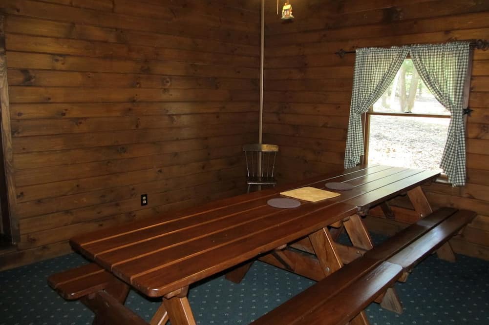 Clarington Cabin | Large, Pet-Friendly Cabin Rental for Amazing Family or Group Glamping near Cook Forest, PA