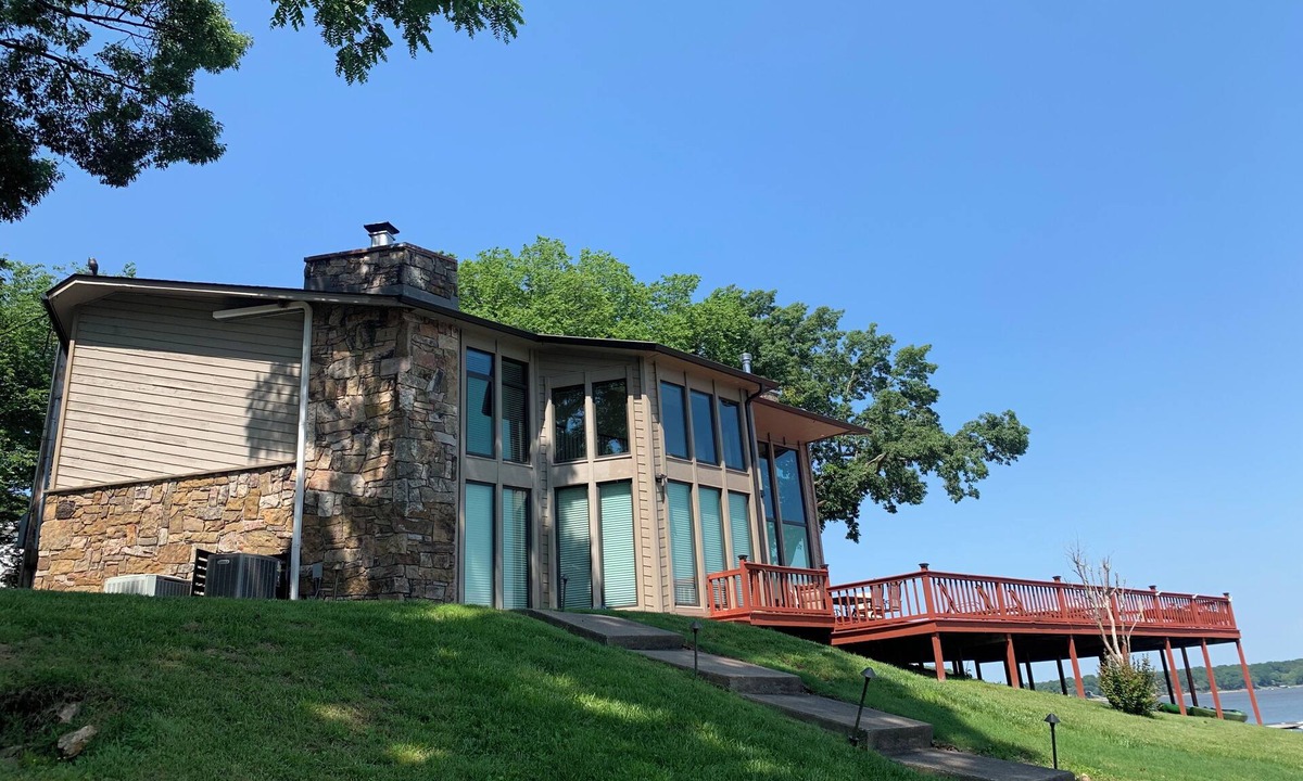 Eucha House | Large Waterfront w/Stellar Views of Grand Lake! Pvt Dock! 6Bed/4Bath, Sleeps 18!