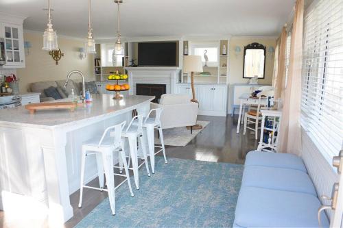 Old Orchard Beach House | Little Miss Cottages - 68 East Grand Luxury Condo