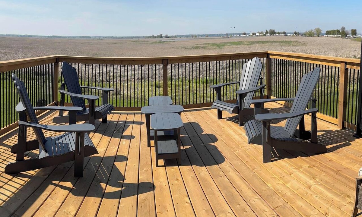 Long Point House | LONG POINT - HERONS LANDING sleeps 8-12 beach/bird watch