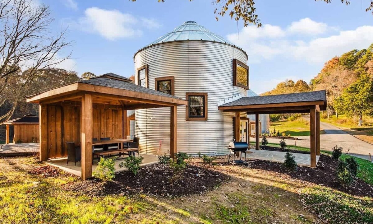 Lookout Valley Neighborhood Association House | Lookout Silo with Mountain Views & Hot Tub