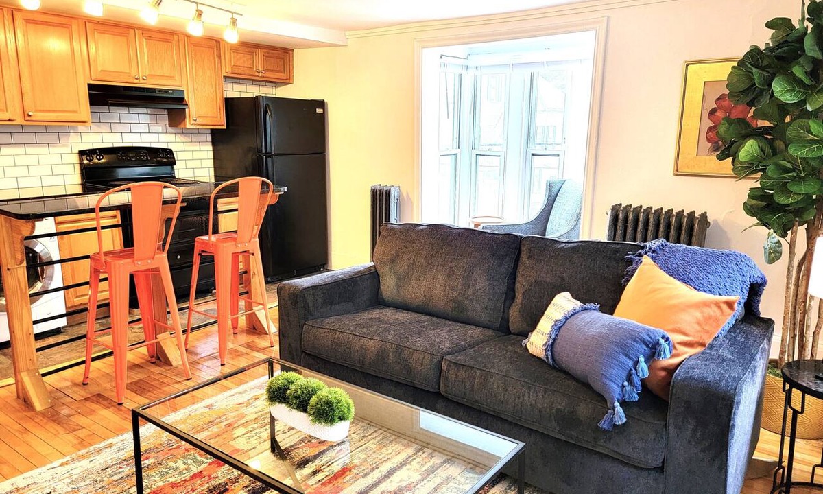 West End Apartment | Lovely 1 bedroom rental in Portland