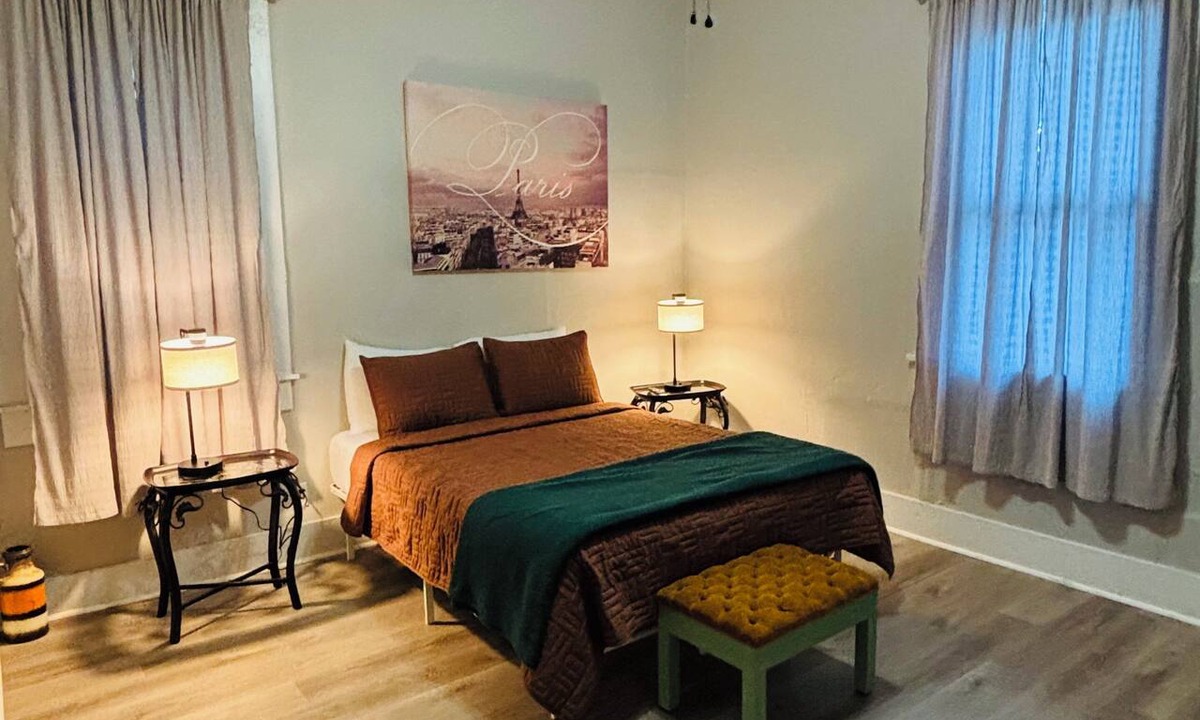 Highland Historic District Apartment | Lovely 2-bedroom apartment with TVs in each room.