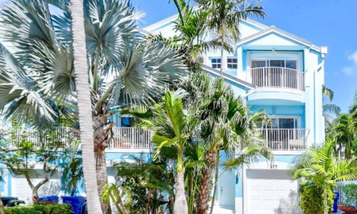 North Beach House | Lovely Winter Vacation Rental Steps to Beach and Broadwalk