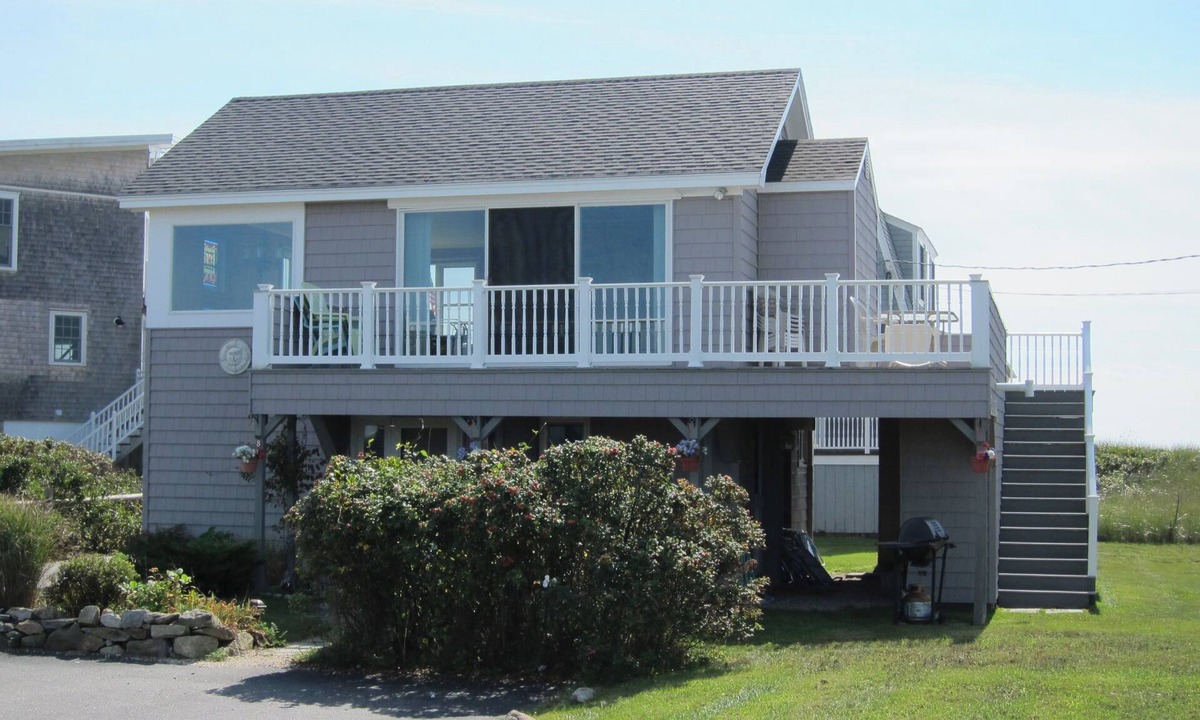 Biddeford Pool House | Low Tide: Oceanfront Bliss BOOK NOW FOR 2026 We have a few weeks open.