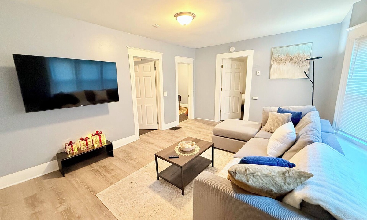 Rochester Apartment | Luxe charming 2-bedroom apartment in Rochester