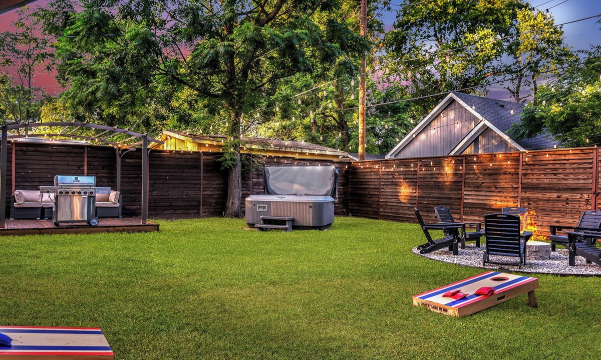 Oak Cliff House | Luxe Retreat with Hot Tub, Home Theater & Game Room