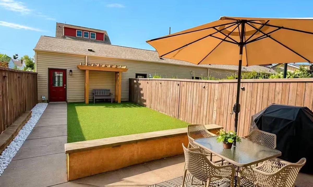 East Allegheny House | Luxurious 4BR Urban Oasis Sleeps 12 Pets OK Private Backyard & 2 Car Garage