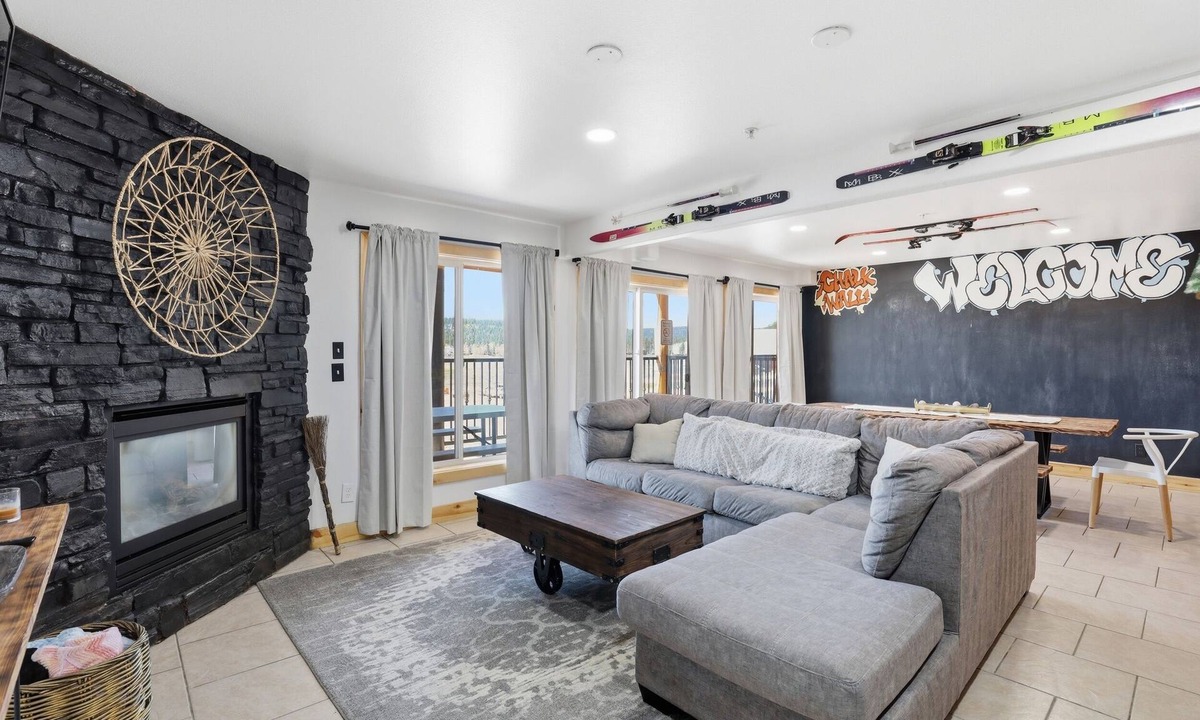 Meadow View Heights Apartment | Luxury 3 bedroom apartment with amazing view