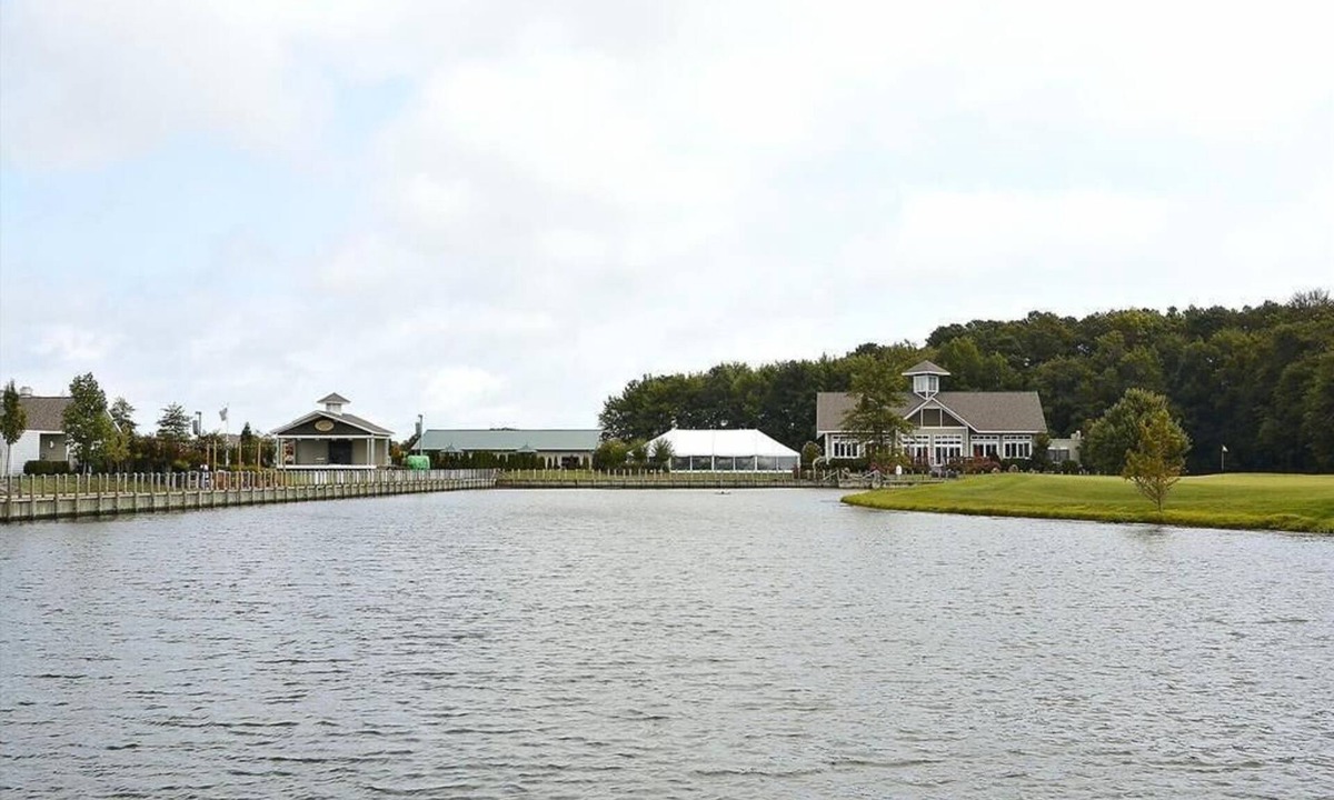 Bayside Condo | Luxury 4BR Condo Near Fenwick Island