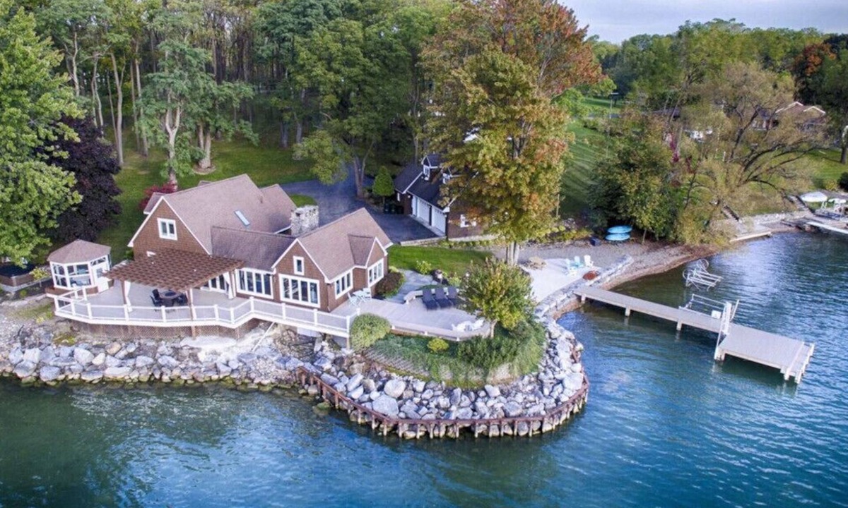 Poplar Ridge House | Luxury Finger Lakes Retreat - Hot Tub & Fire Pit