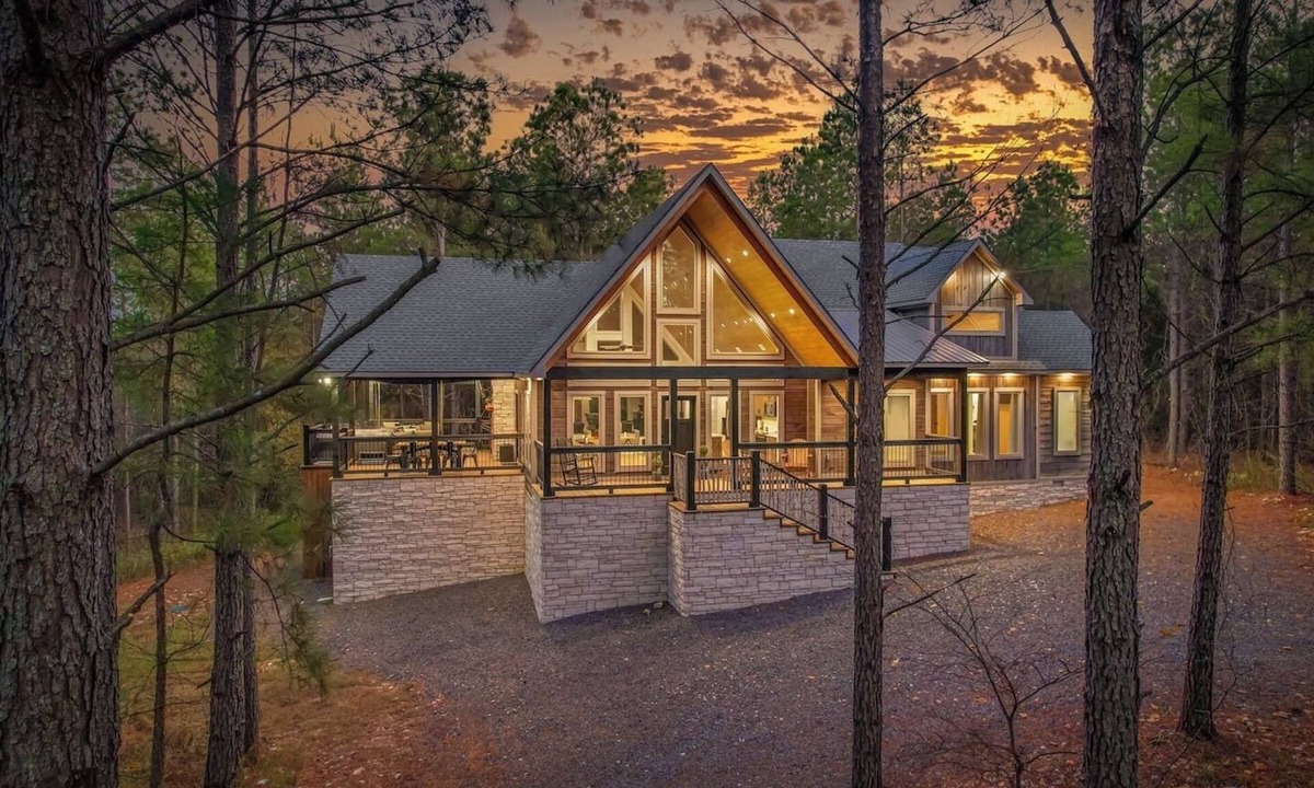 Hochatown Cabin | Luxury Hillside Haven, Hot Tub, Firepit, Sleeps 13