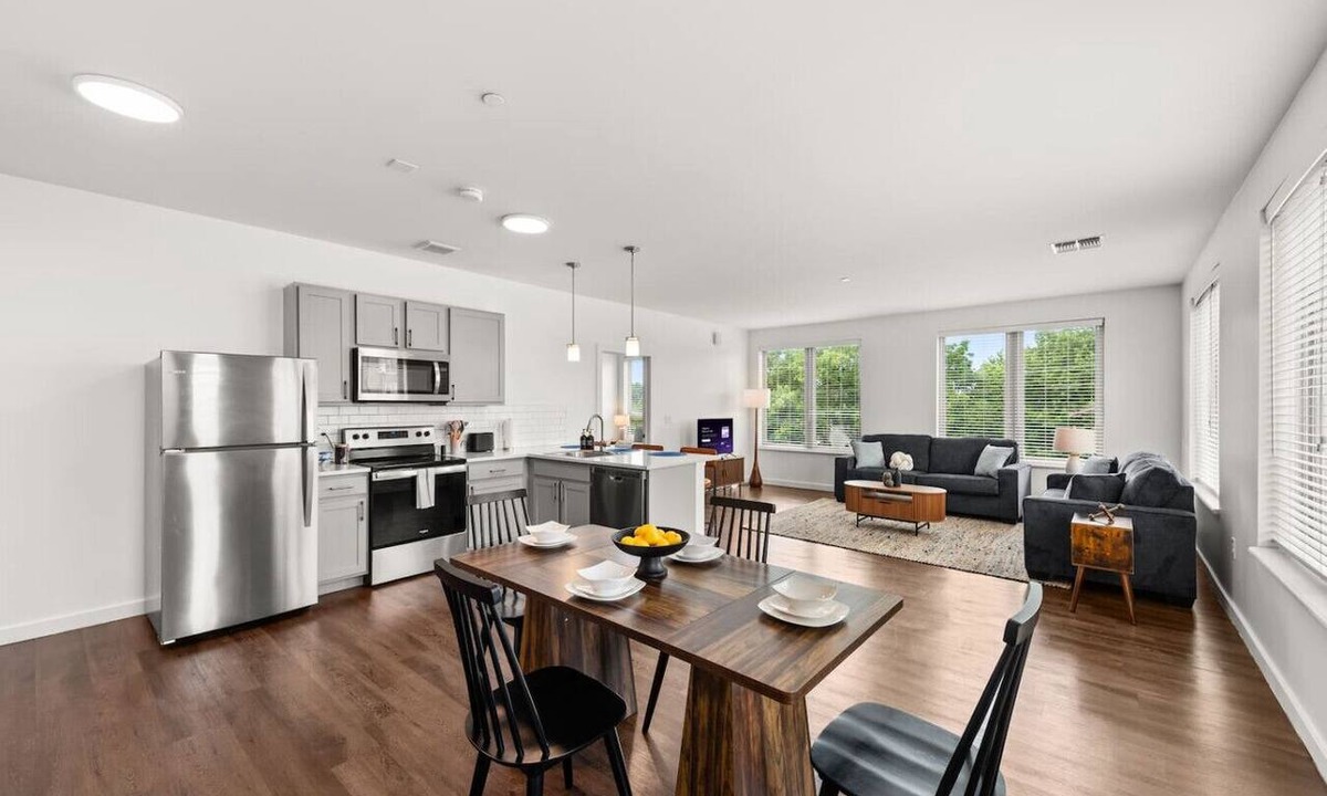 Hough Apartment | Luxury Stay Near Cleveland Clinic & Attractions