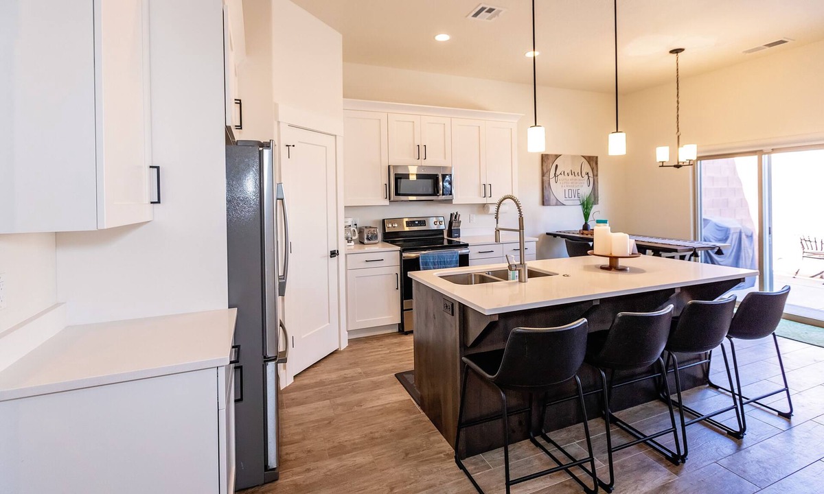 Washington House | Luxury Zion Escape sleeps 12 *Private Hot Tub*