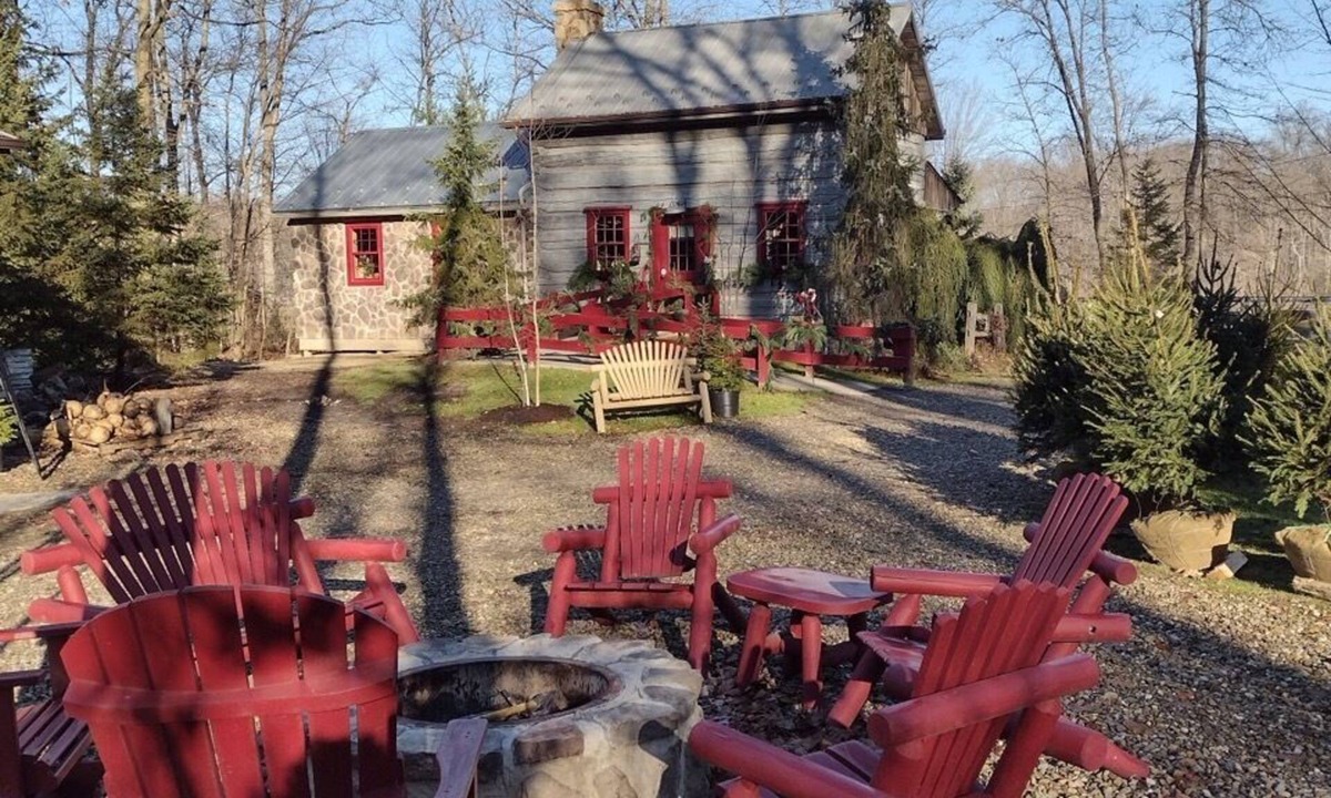 Burton Cabin | Ma & Pa's "Wild at Heart" Cabin Outdoor Bath Trail Firepit Parks & Wineries